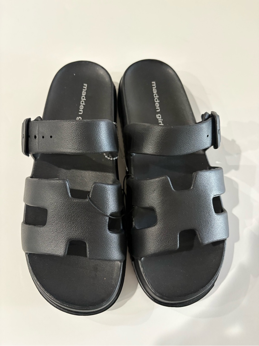 Madden Girl Black Womens Slide Sandals with Buckle Size 7, NEW